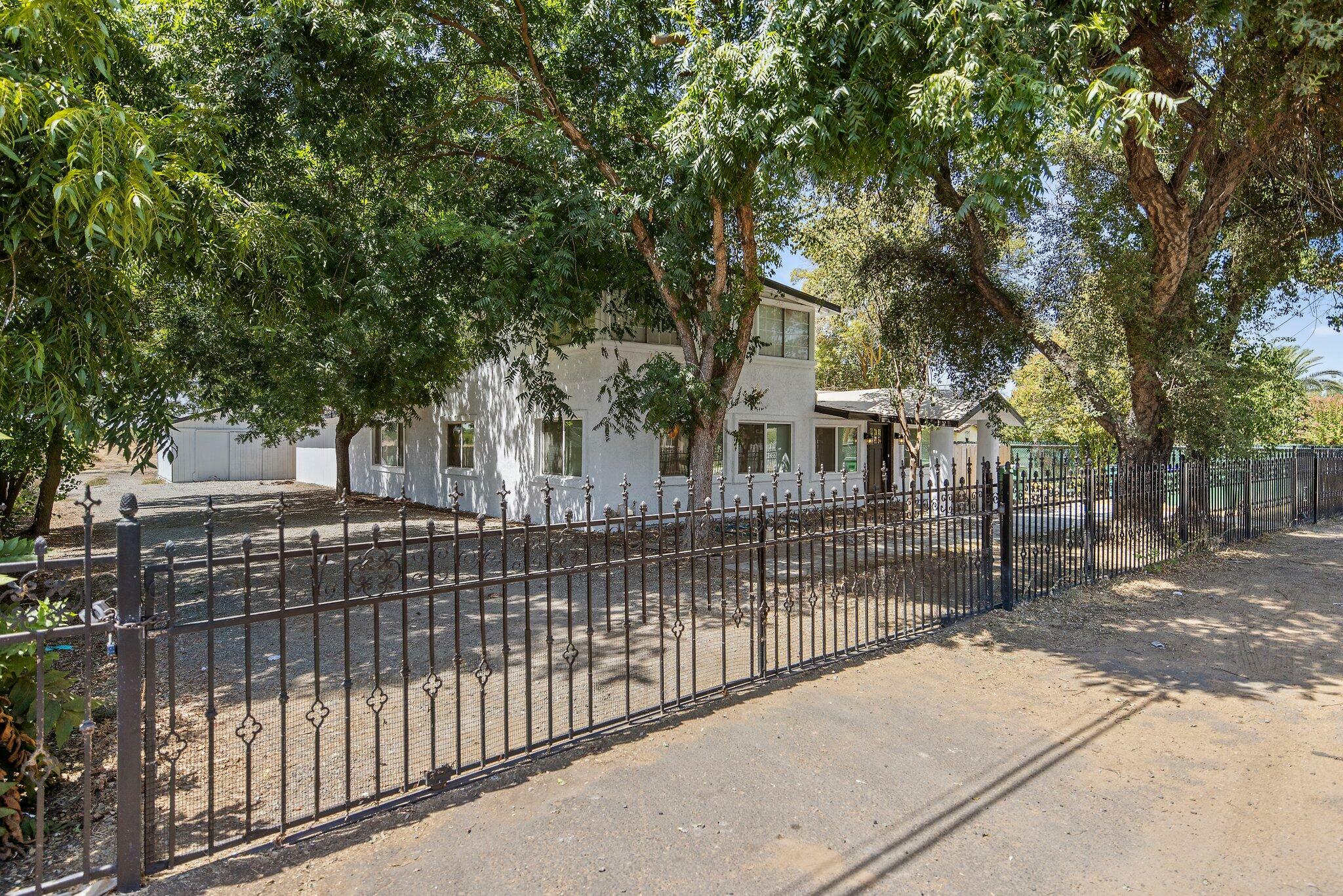 Property Photo:  1737 N Coffee Street  CA 95341 