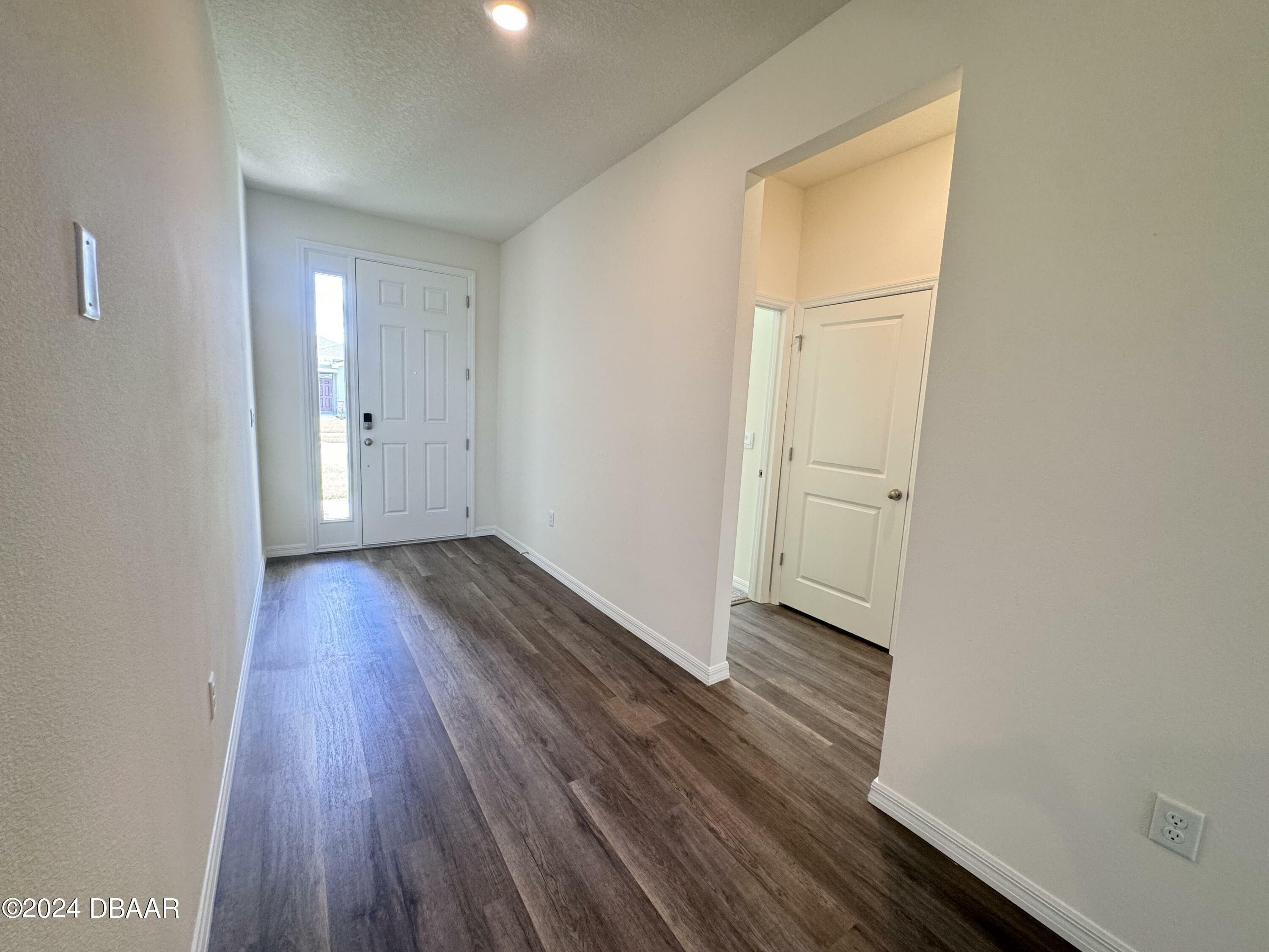 Property Photo:  341 E Merimont Lane  FL 32174 