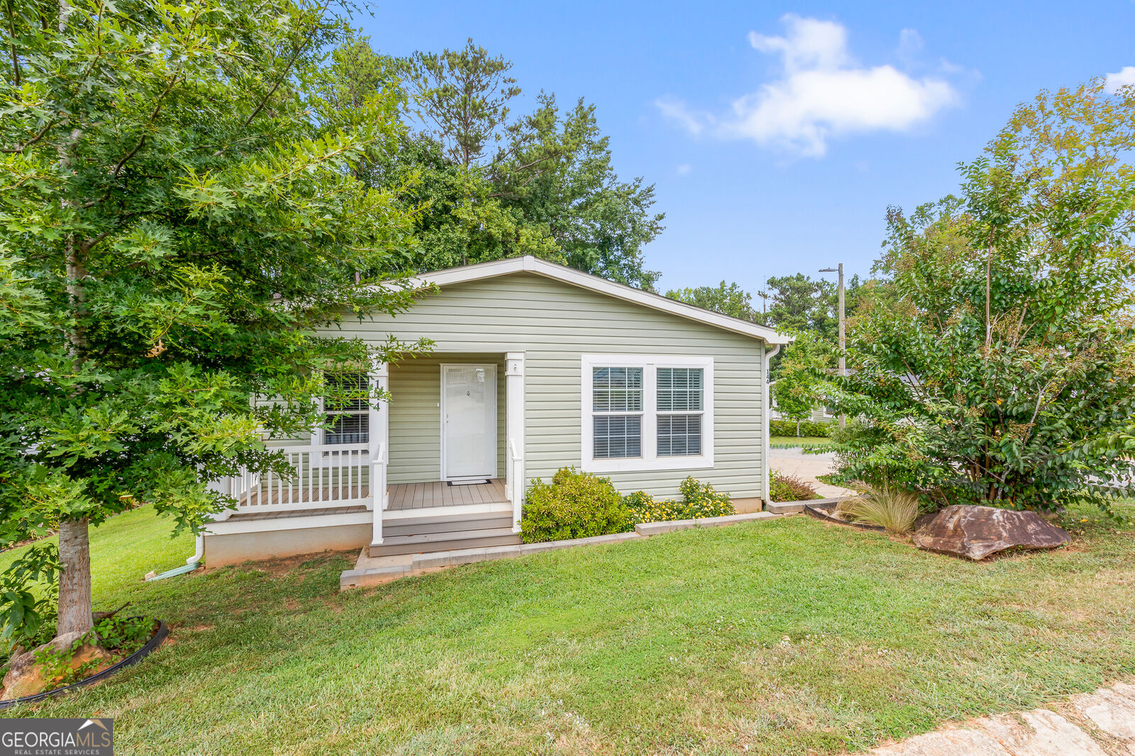 Property Photo:  144 Willow Drive E  GA 30263 