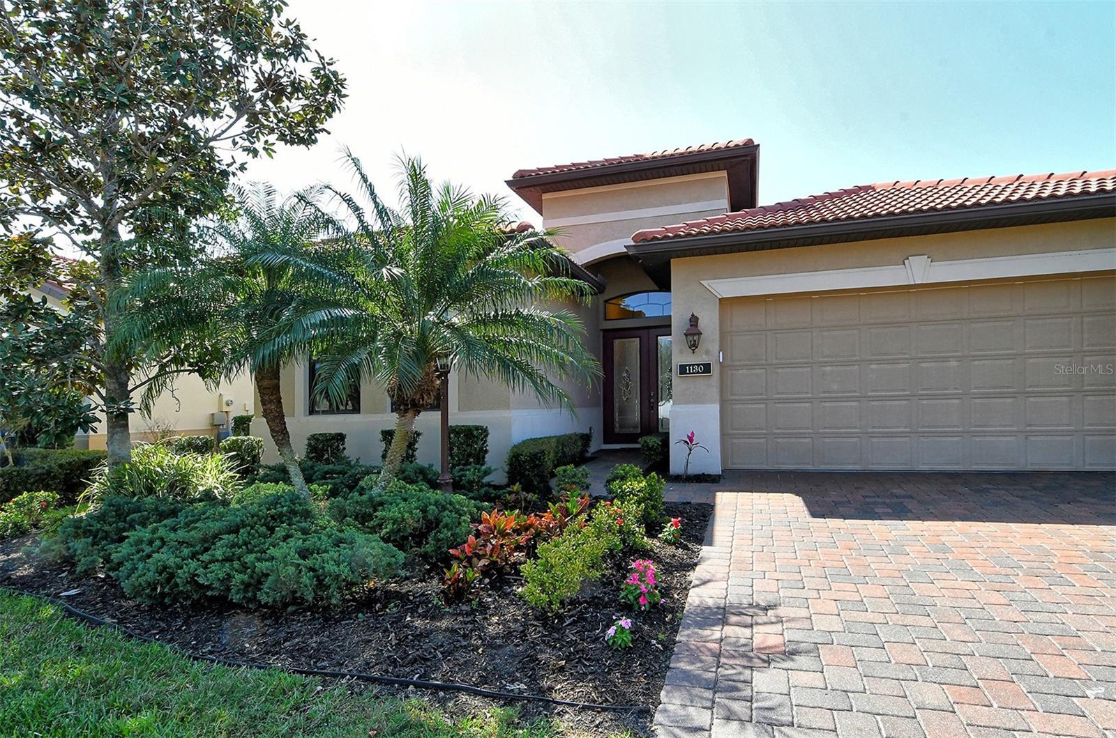 Property Photo: 1130 Cielo Court FL 34275