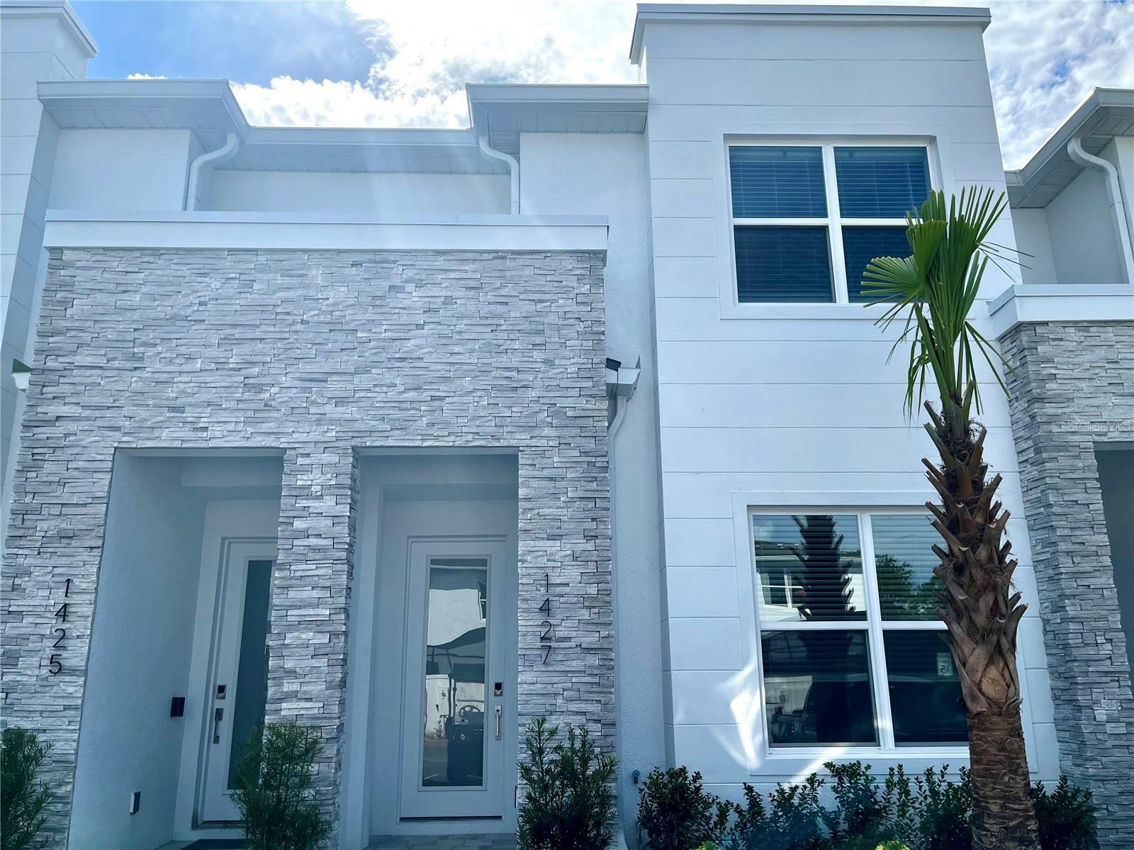 Property Photo: 1427 Serendipity Lane FL 34714