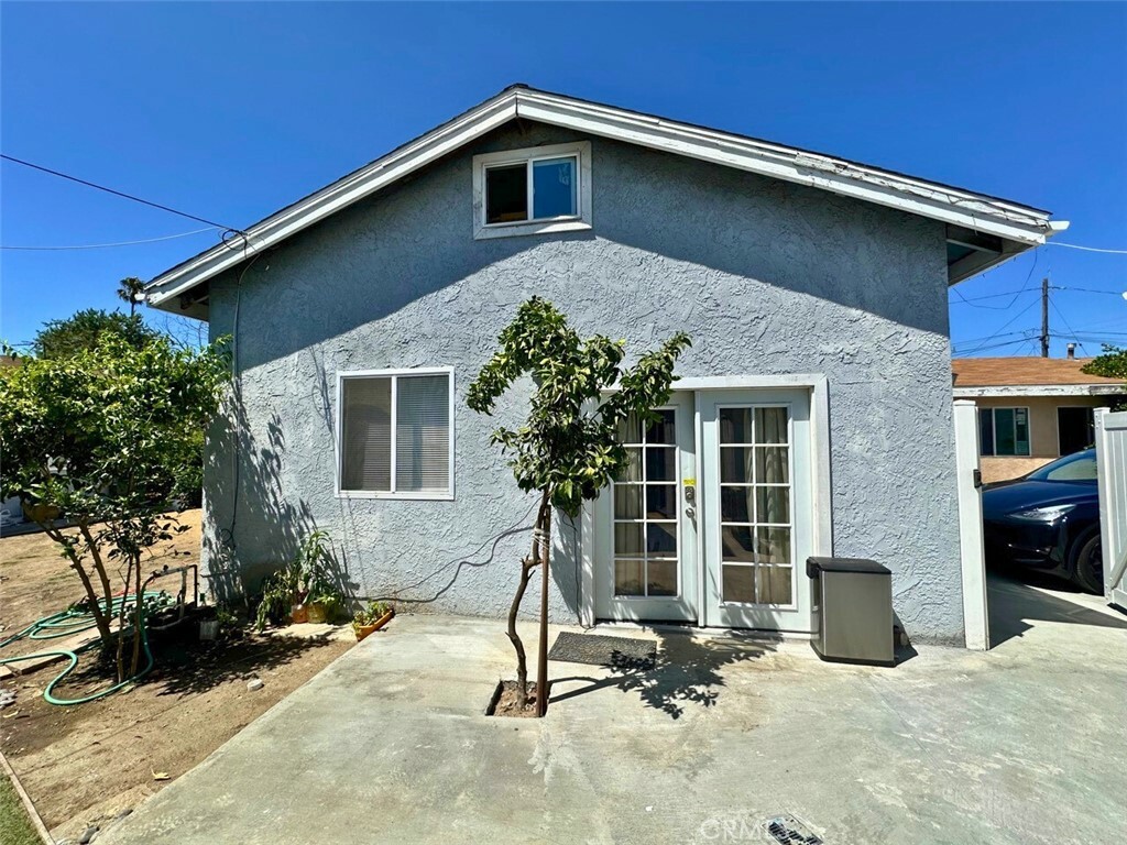 Property Photo:  2040 255th St Adu  CA 90717 