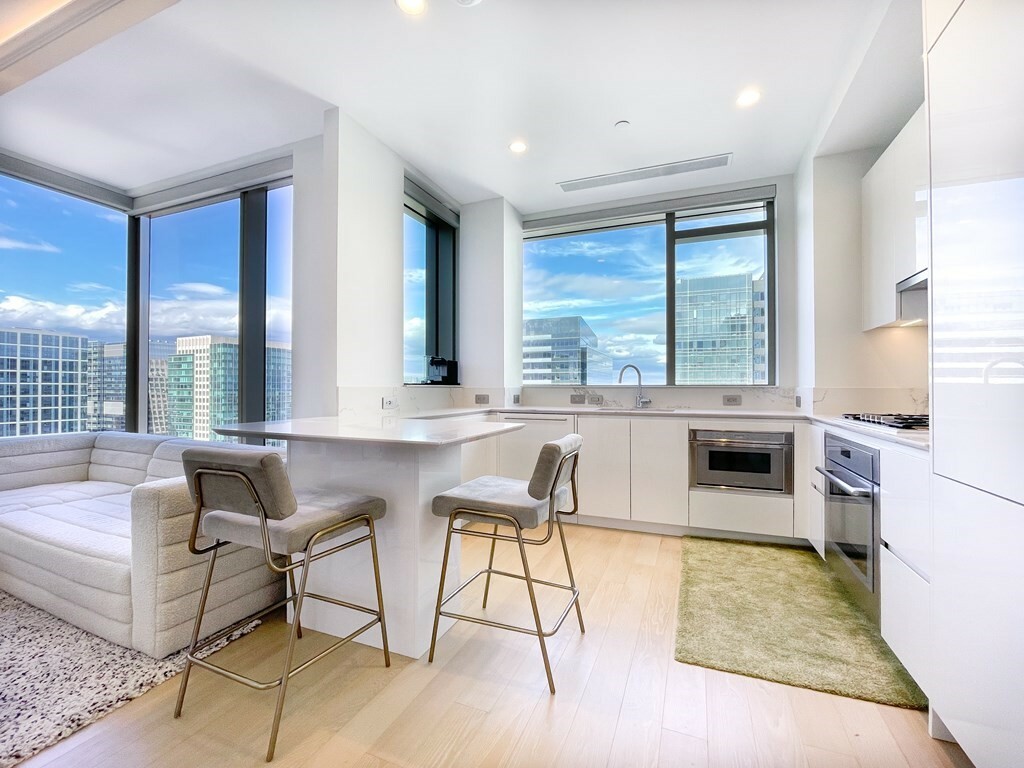 Property Photo:  133 Seaport Blvd 1802  MA 02210 