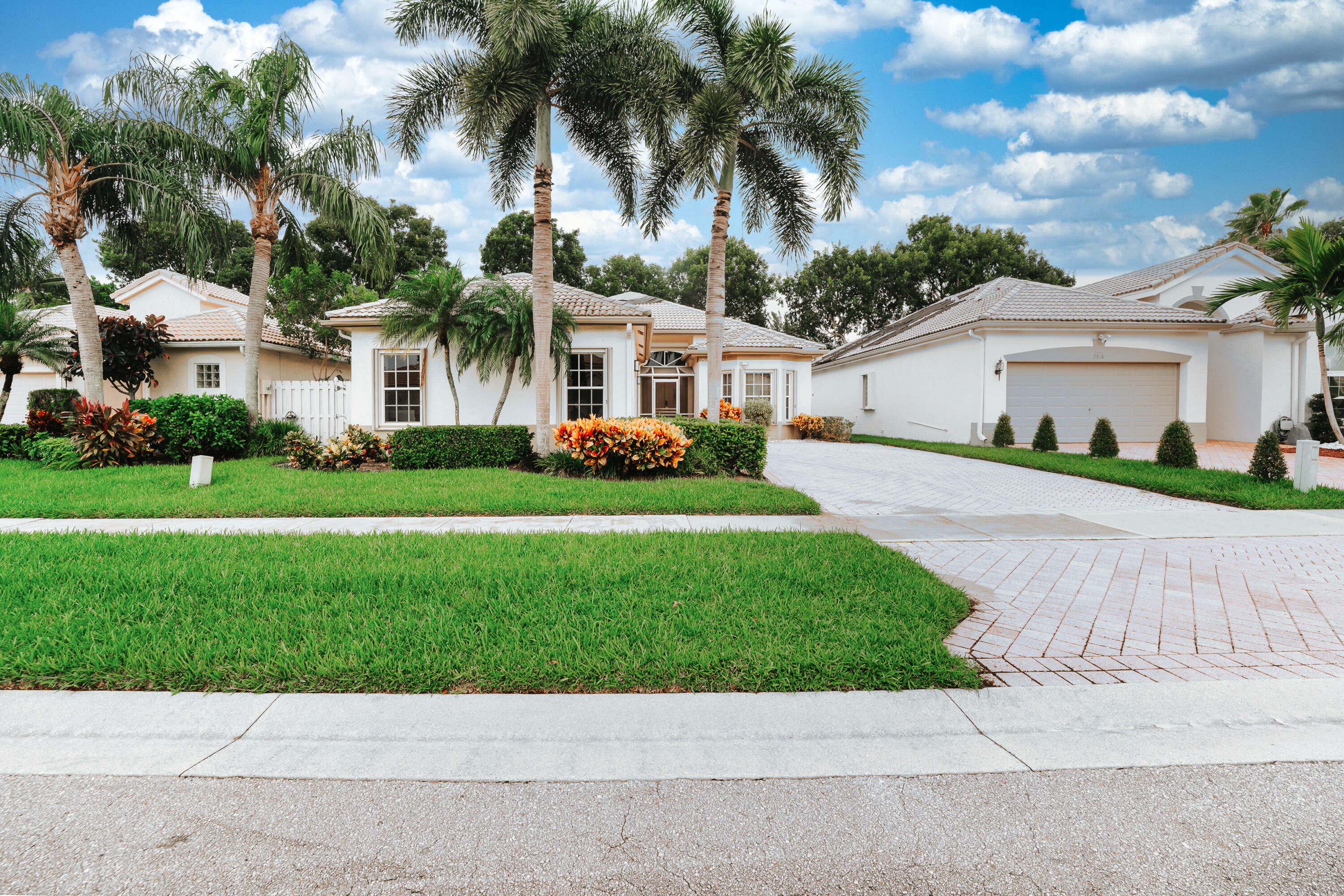 Property Photo:  7512 Eagle Point Drive  FL 33446 