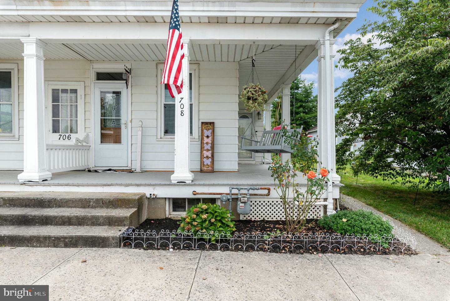 Property Photo:  708 W Cherry Street  PA 17078 