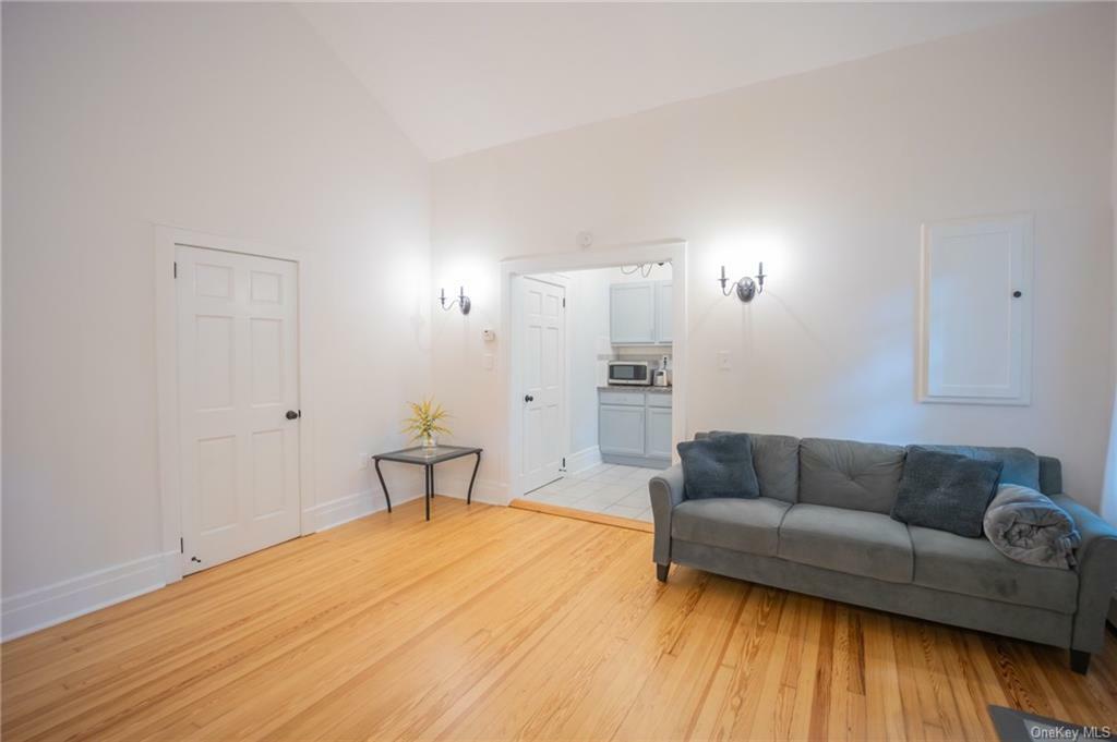 Property Photo:  3054 Maqua Place  NY 10547 