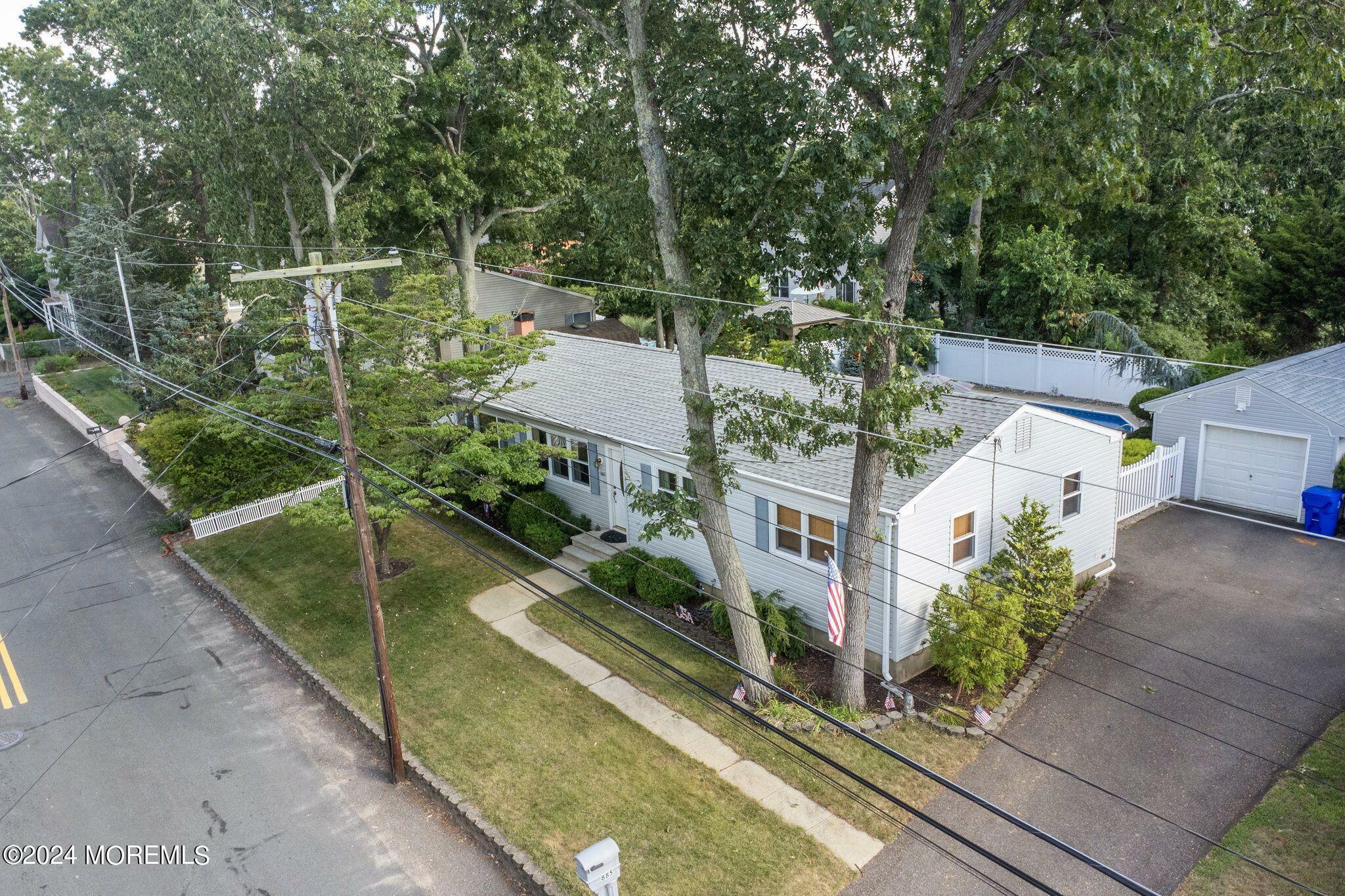 Property Photo:  885 Lynnwood Avenue  NJ 08723 