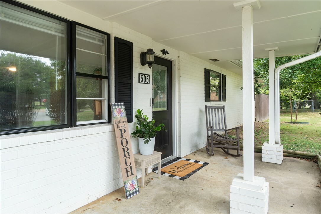 Property Photo:  505 Eastgate Street  AR 72762 