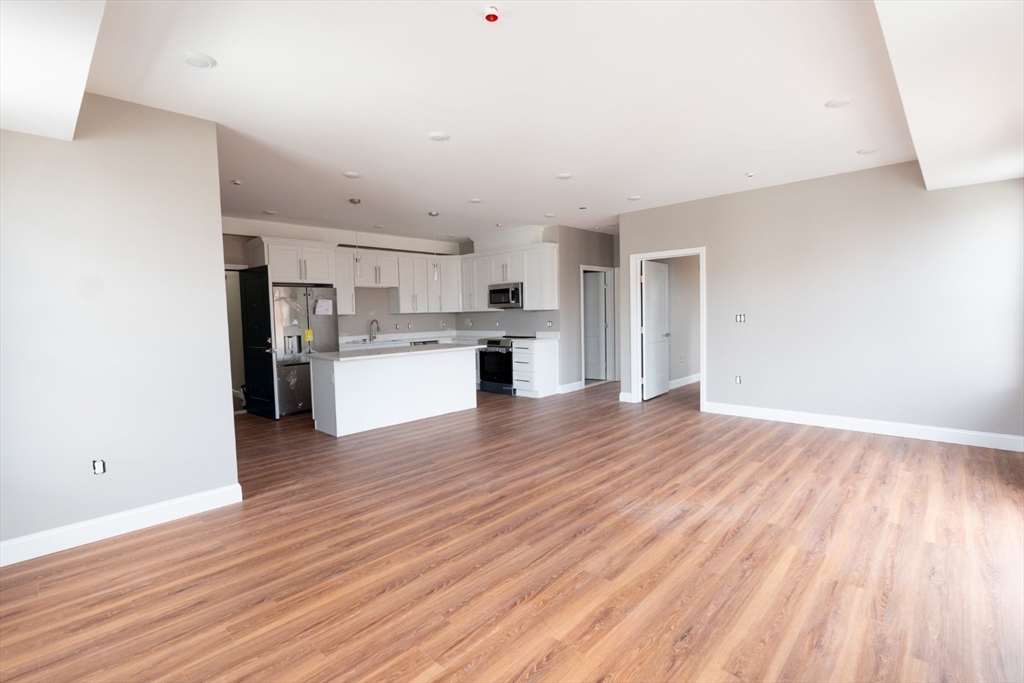 Property Photo:  13 Nahant Street 2A  MA 01902 