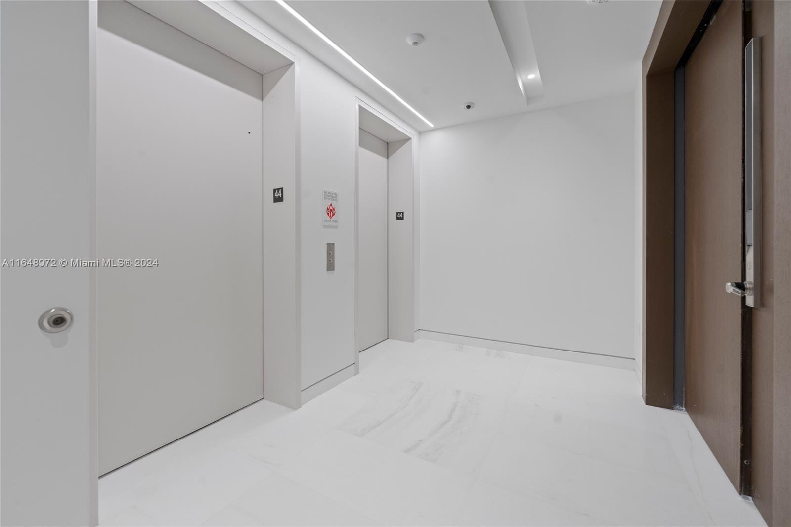 Property Photo:  300 Biscayne Blvd Way 4404  FL 33131 