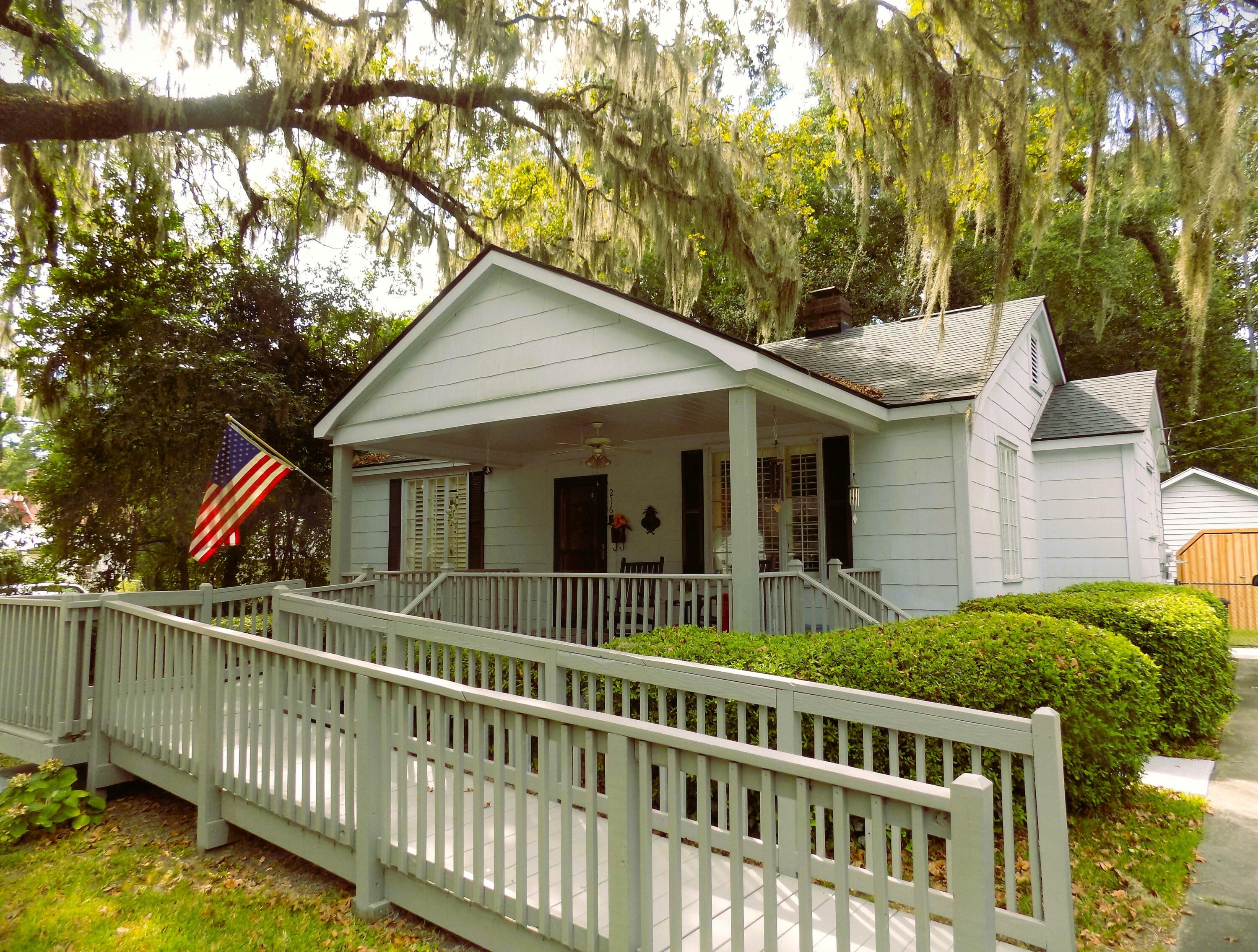 Property Photo:  216 Brownlehe Street  SC 29488 