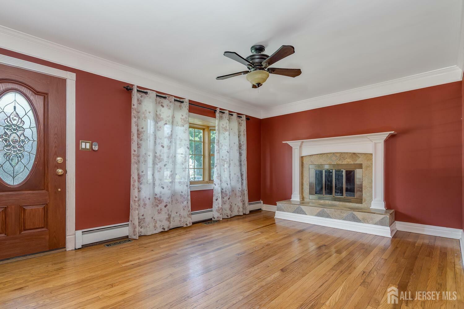 Property Photo:  17 Market Street  NJ 08817 