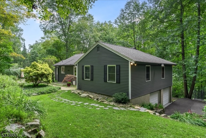 Property Photo:  663 Winding Brook Ln  NJ 07830 