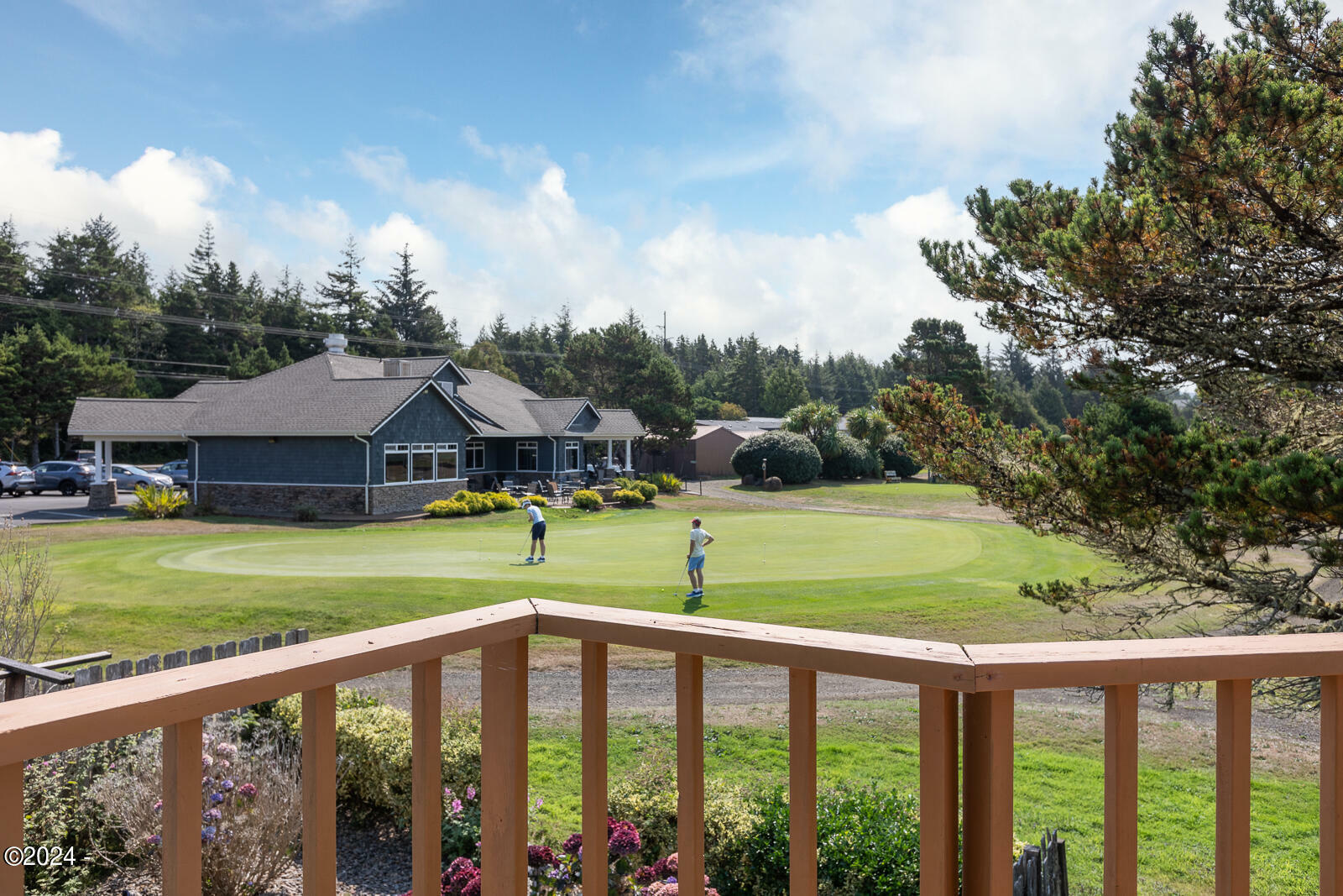 Property Photo: 125 SW Range Drive #2 OR 97394