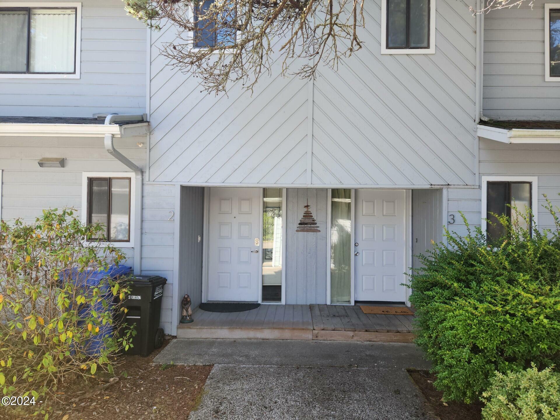 Property Photo: 125 SW Range Drive #2 OR 97394
