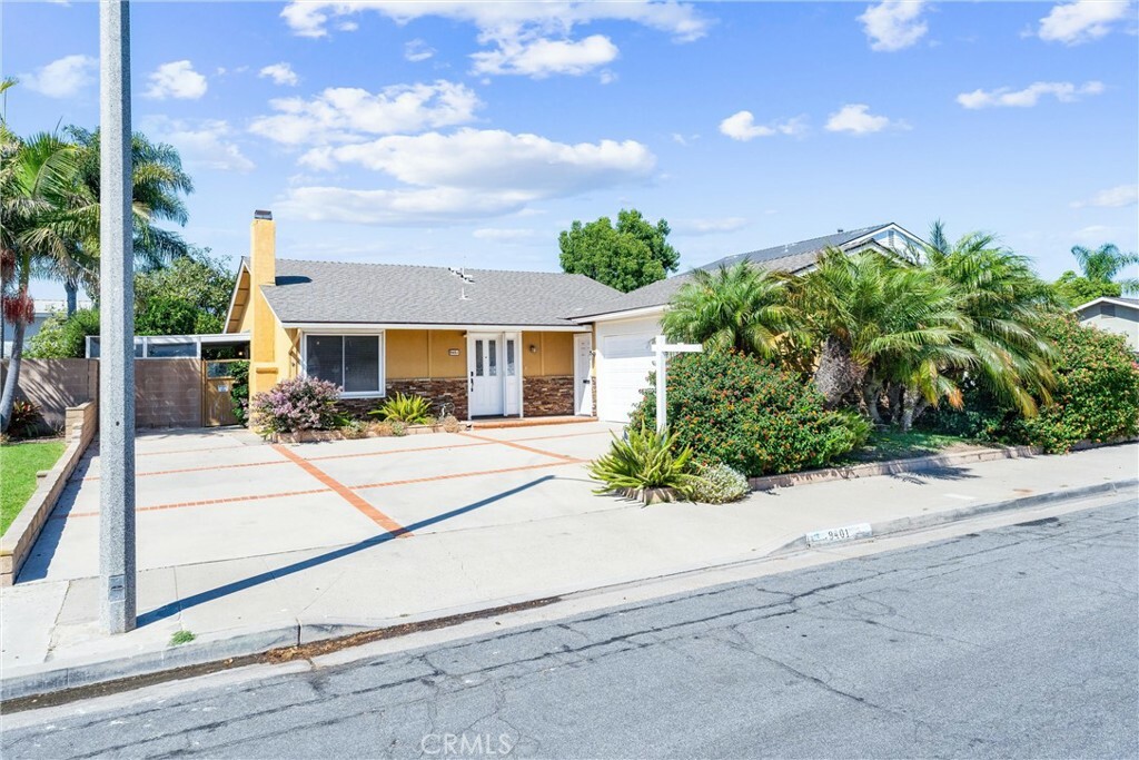 Property Photo:  9401 Castlegate Drive  CA 92646 