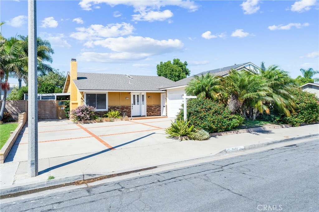 Property Photo:  9401 Castlegate Drive  CA 92646 