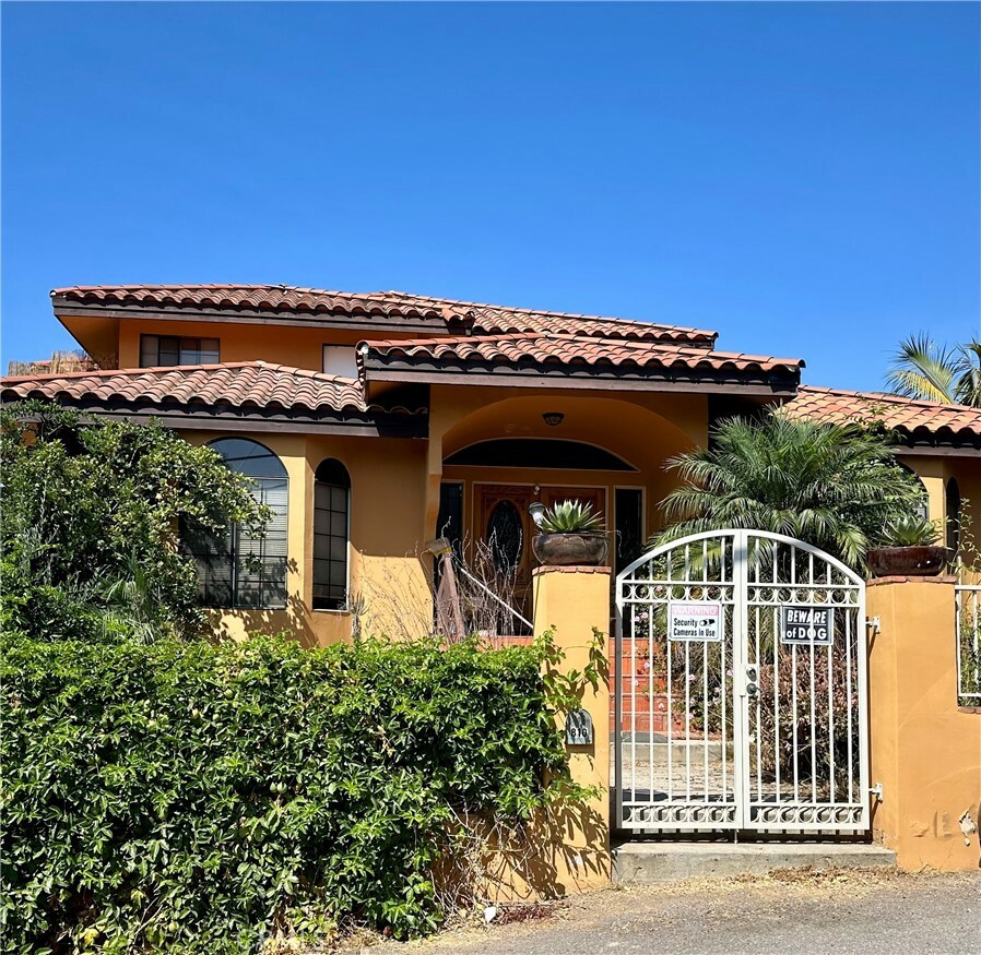 Property Photo:  810 Smith Drive  CA 92084 