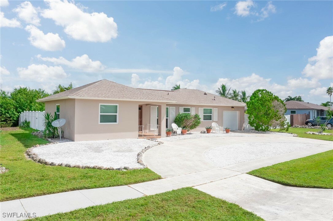 Property Photo:  1200 Fruitland Avenue  FL 34145 