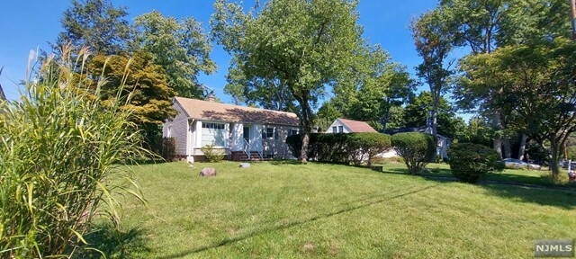 995 Crystal Lake Terrace  Franklin Lakes NJ 07417 photo