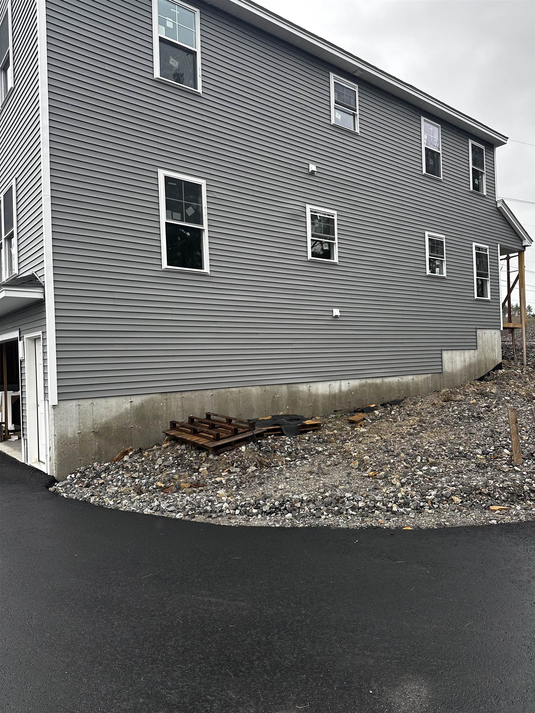 Property Photo: 4 Cypress Lane NH 03087