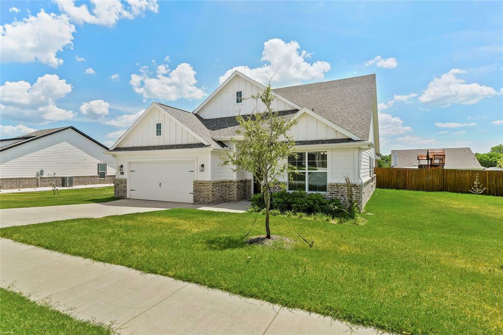 Property Photo:  801 Feather Edge Drive  TX 76082 