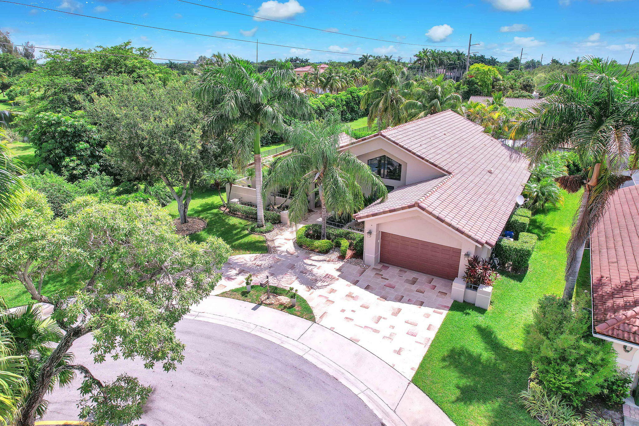 Property Photo:  1047 Deerpath Court  FL 33326 