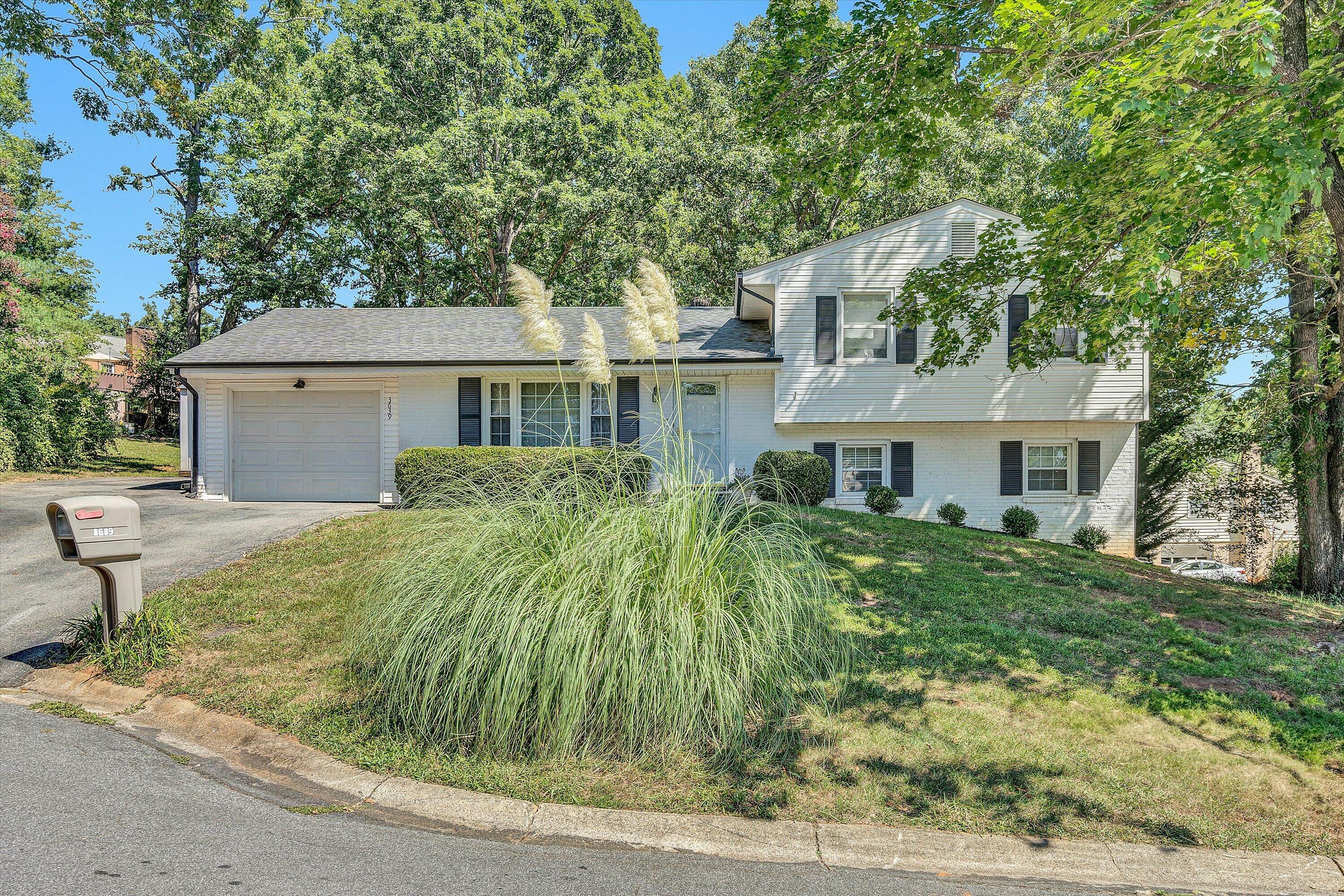 Property Photo:  3639 Barn Swallow Cir  VA 24018 