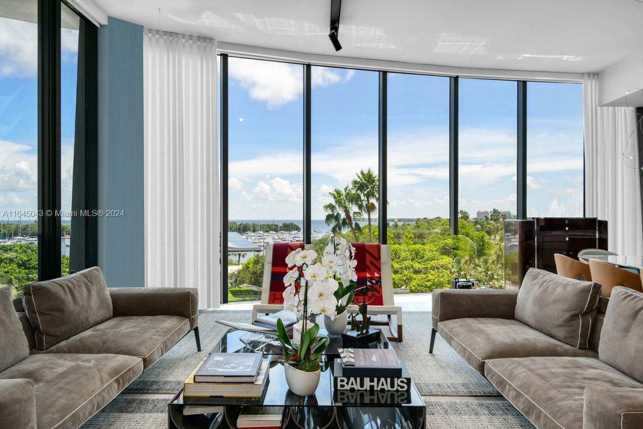 Property Photo:  2811 S Bayshore Dr 5A  FL 33133 