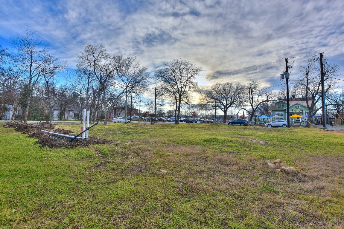 Property Photo:  205 E. 9th Lot 5B Street  TX 78626 