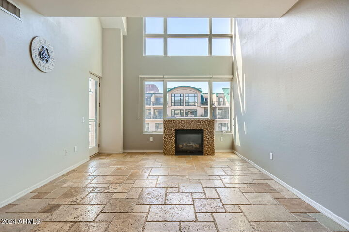 Property Photo:  17 W Vernon Avenue 615  AZ 85003