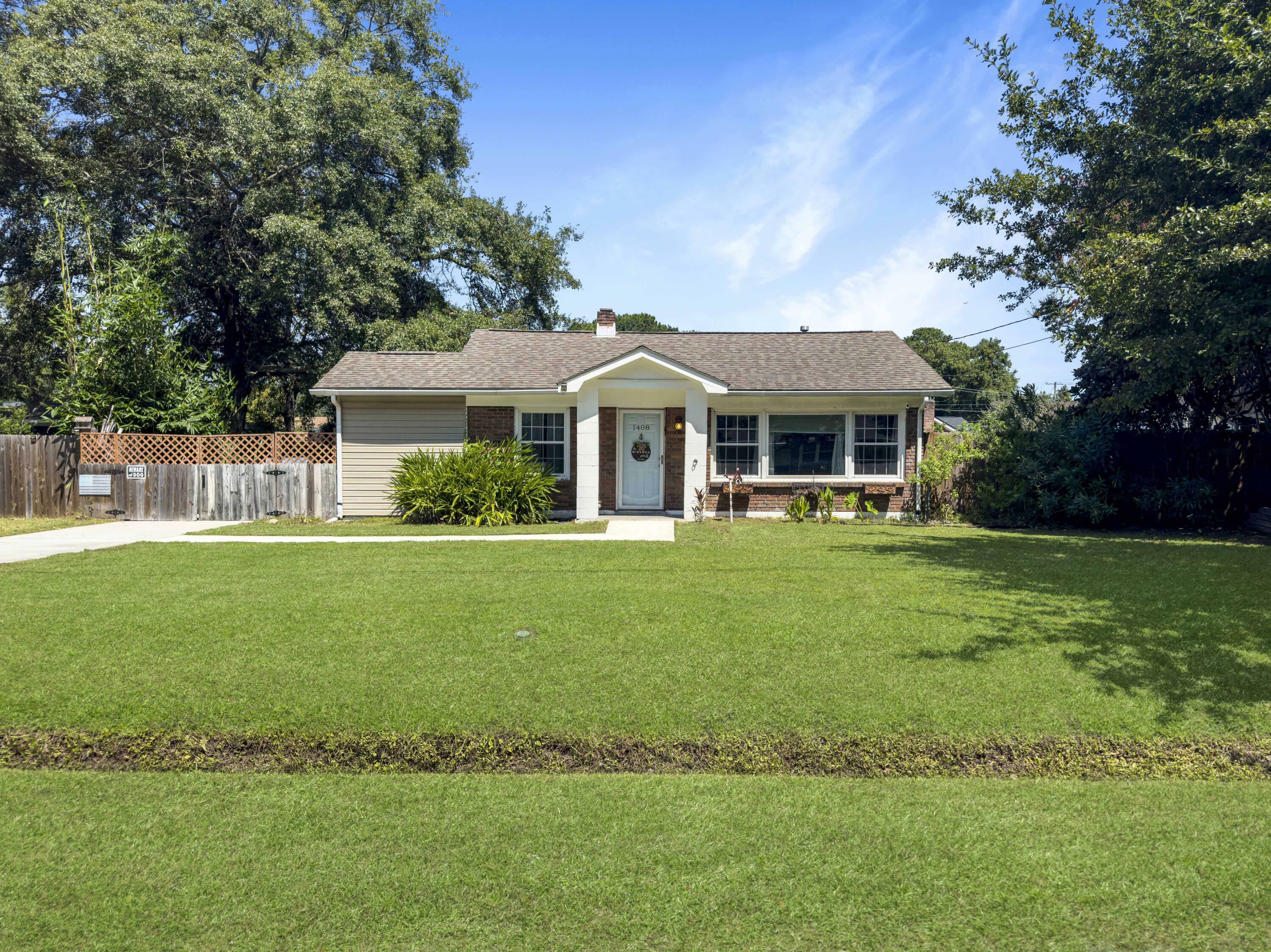 Property Photo:  1408 Rainbow Road  SC 29412 