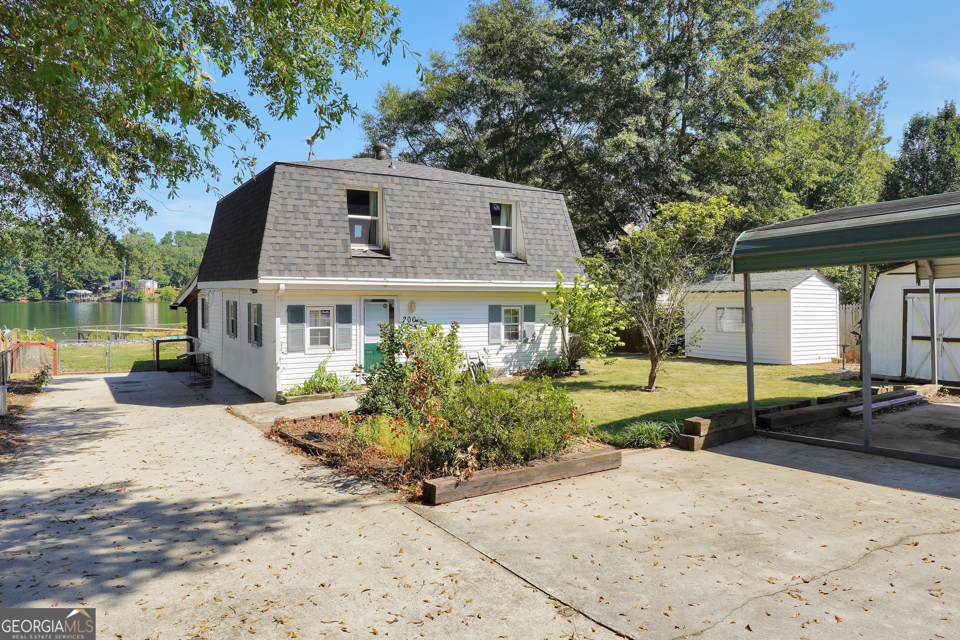 Property Photo:  200 Lakeshore Drive  GA 31064 