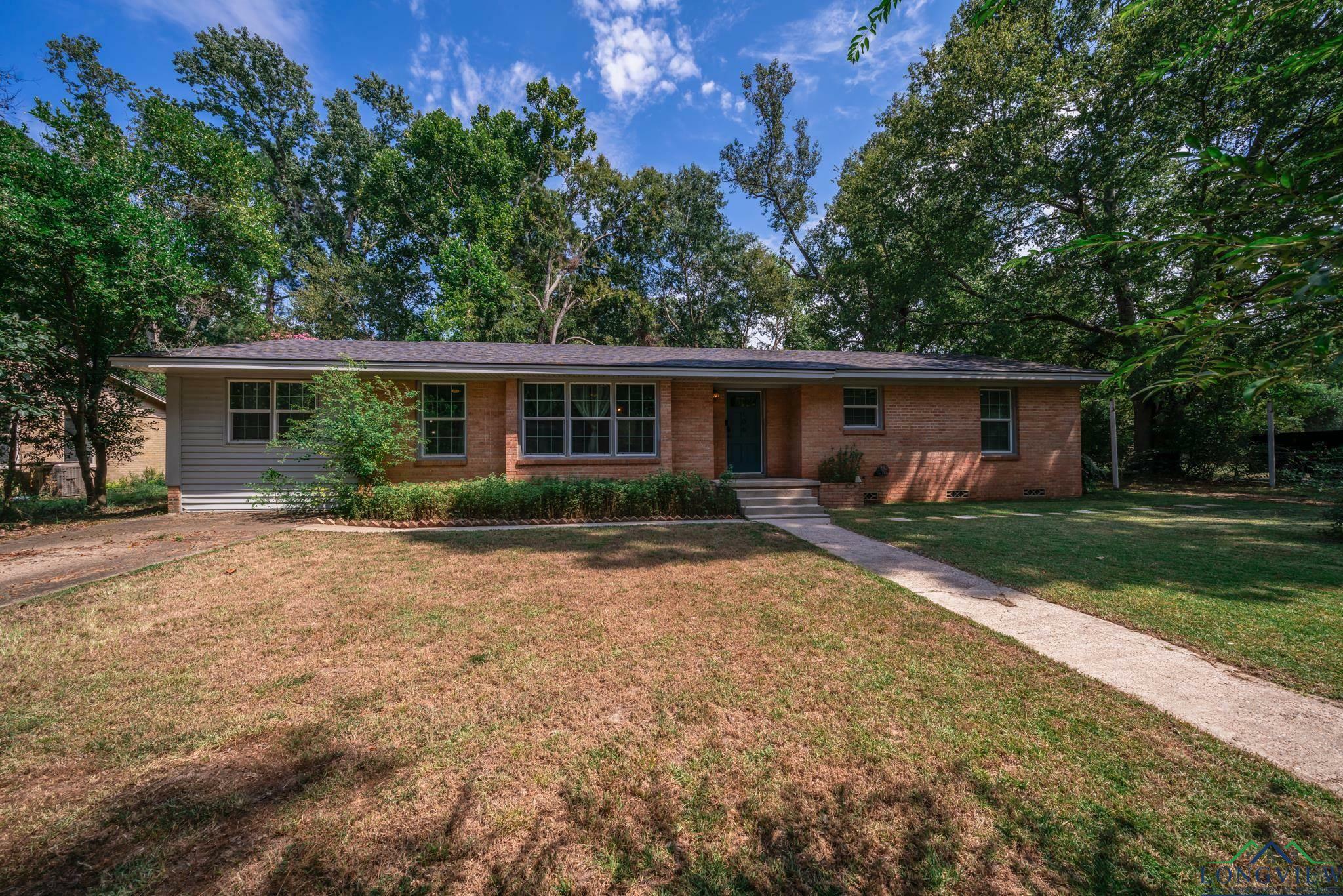 Property Photo:  106 Carson St  TX 75672 