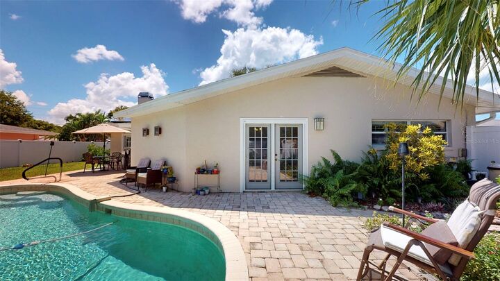 Property Photo:  411 Harbor View Lane  FL 33770 