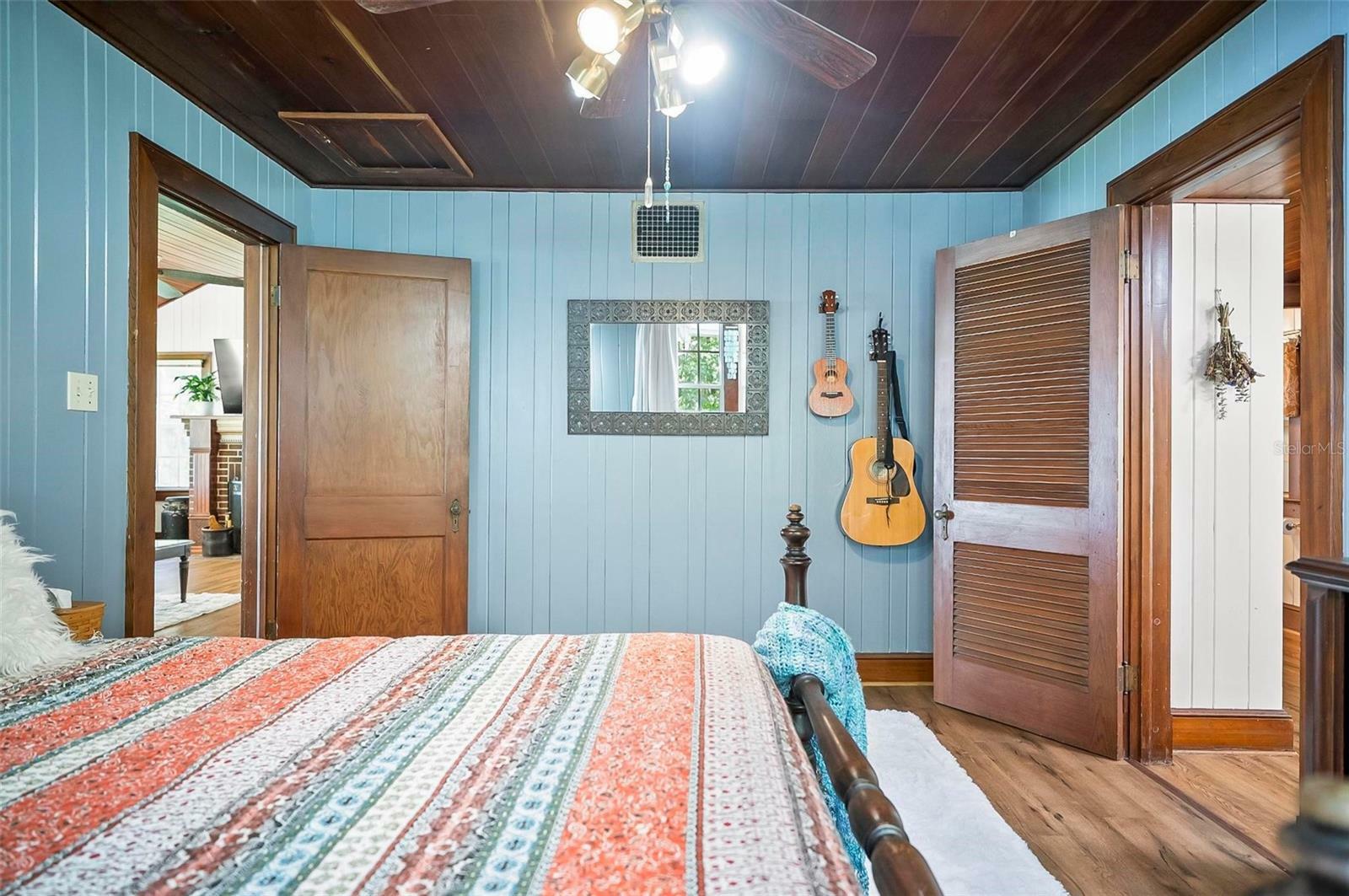 Property Photo: 235 E River Road FL 32131