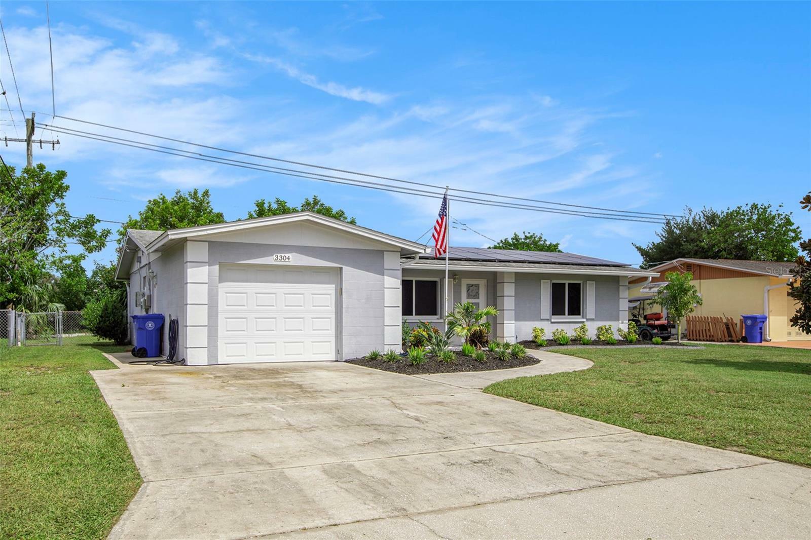 Property Photo:  3304 Oxford Drive W  FL 34205 