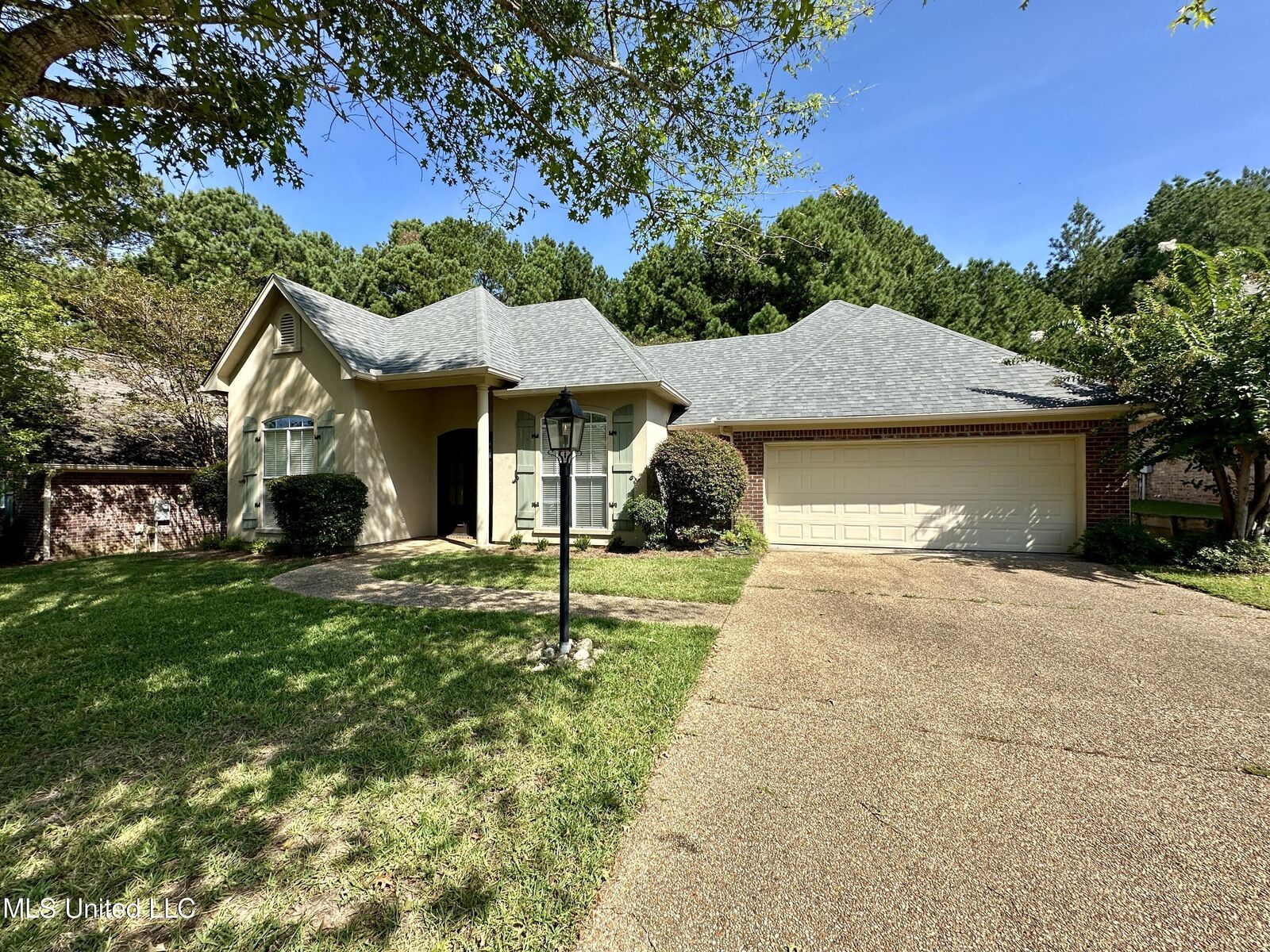 Property Photo:  135 Baileys Ridge Circle  MS 39056 