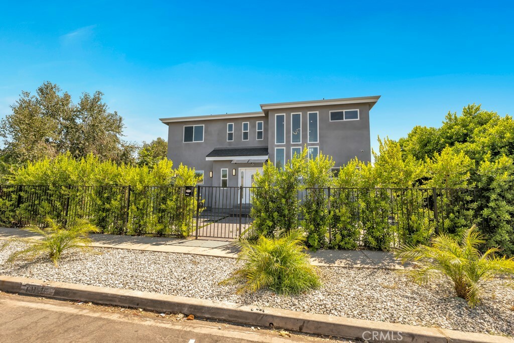 Property Photo:  18148 Lull Street  CA 91335 