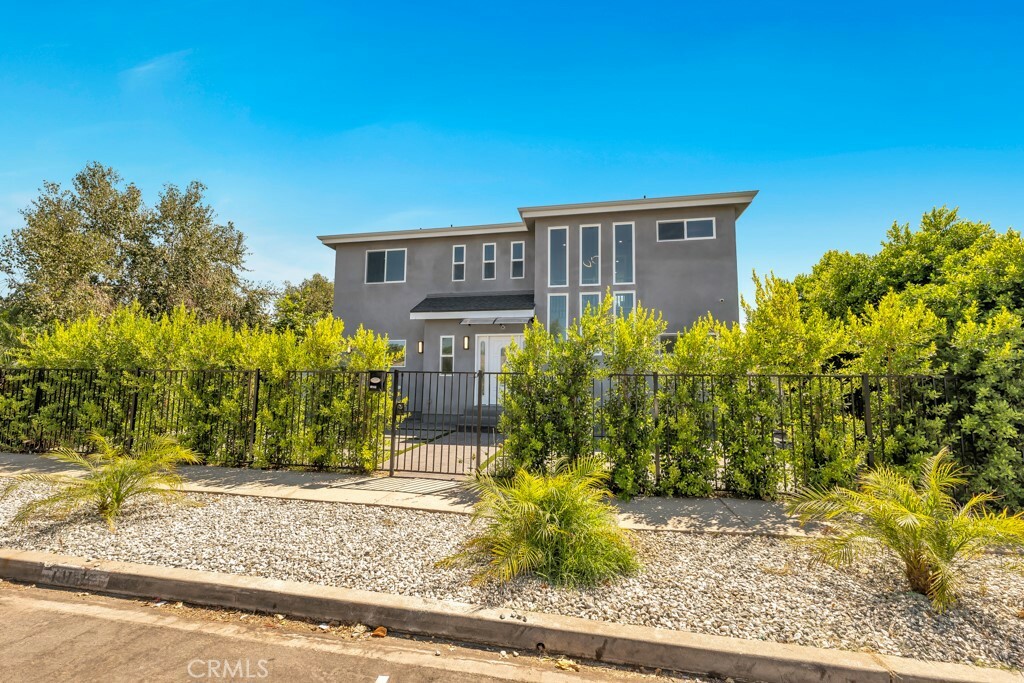 Property Photo:  18148 Lull Street  CA 91335 