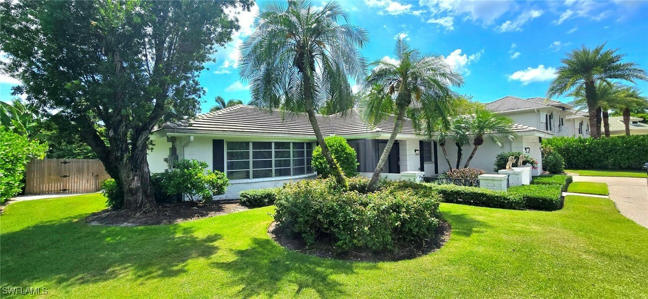 Property Photo:  272 Bahia Point  FL 34103 