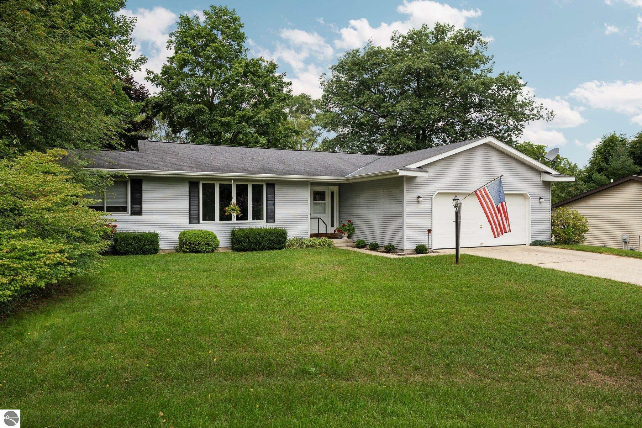 Property Photo:  1520 Arnold Court  MI 49684 
