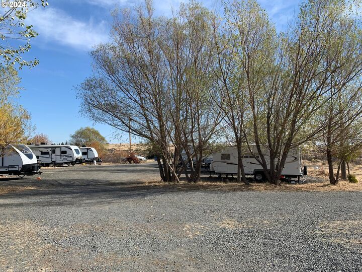 Property Photo:  123 Dot Rd  WA 99322 