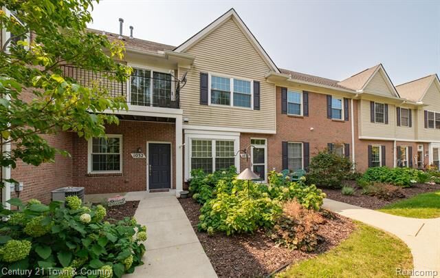 Property Photo:  1032 Shiawassee Circle  MI 48843 
