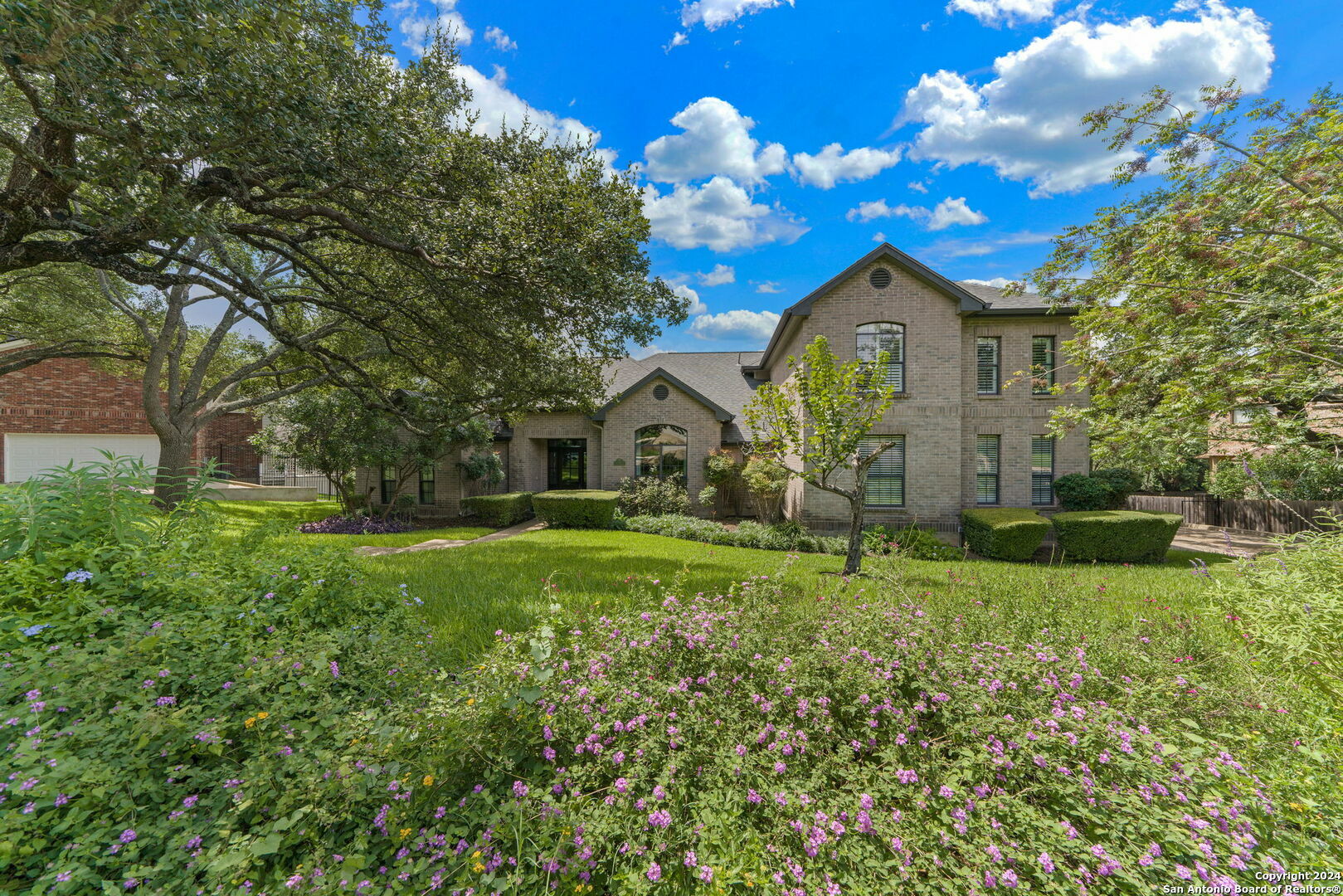 Property Photo:  11 Inwood Manor  TX 78248 