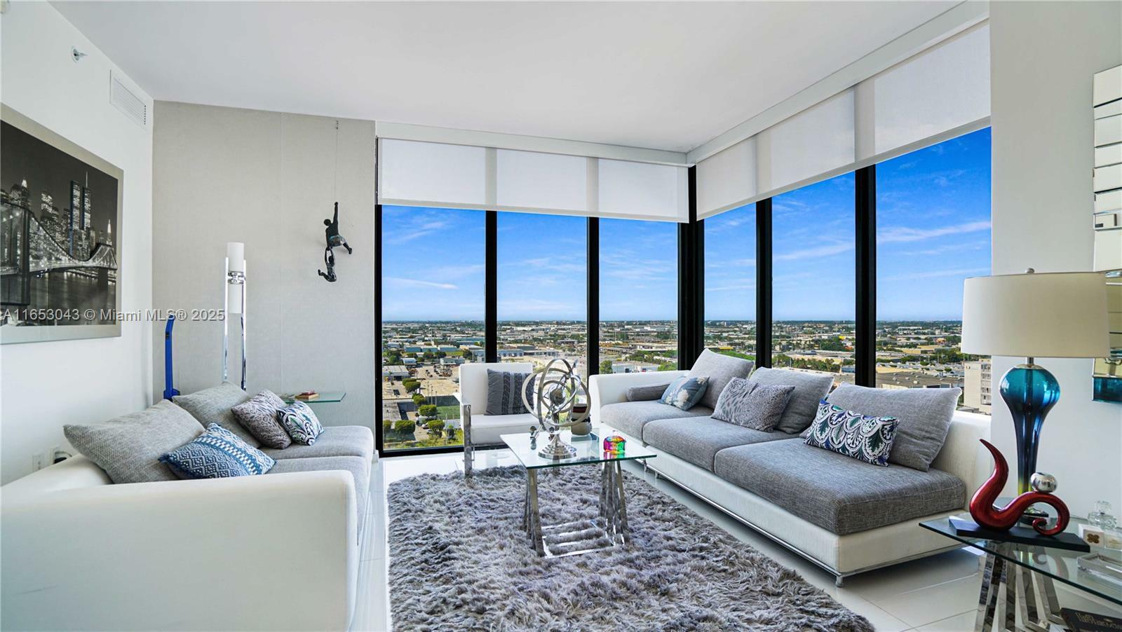Property Photo: 5300 Paseo Blvd 1611 FL 33166