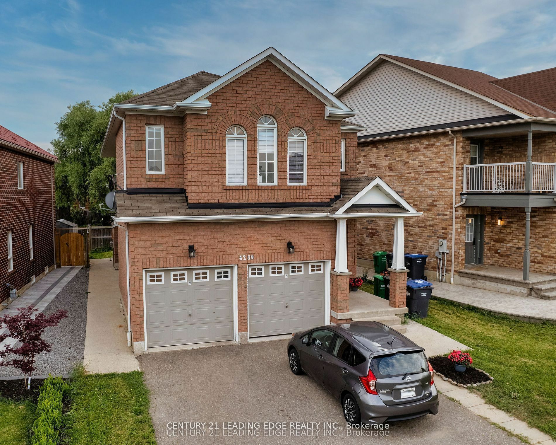 Photo de la propriété:  4289 Guildwood Way  ON L5R 0A7 