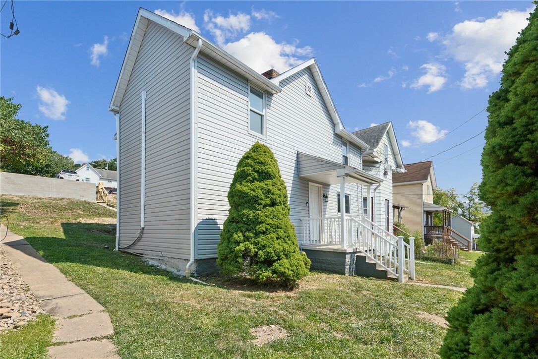 Property Photo:  2164 Jefferson Ave  PA 15301 