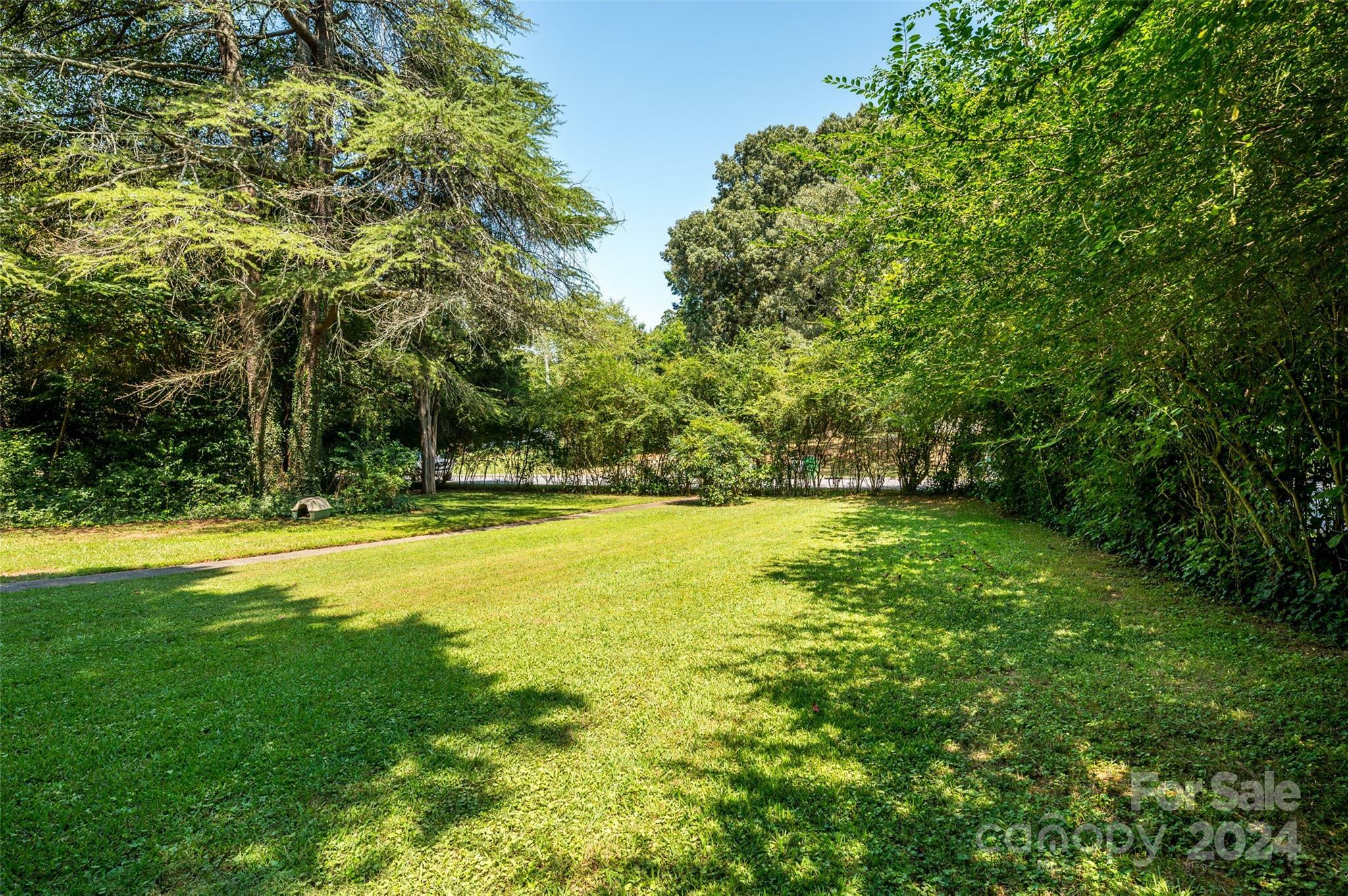 Property Photo:  2250 Arnold Drive  NC 28205 