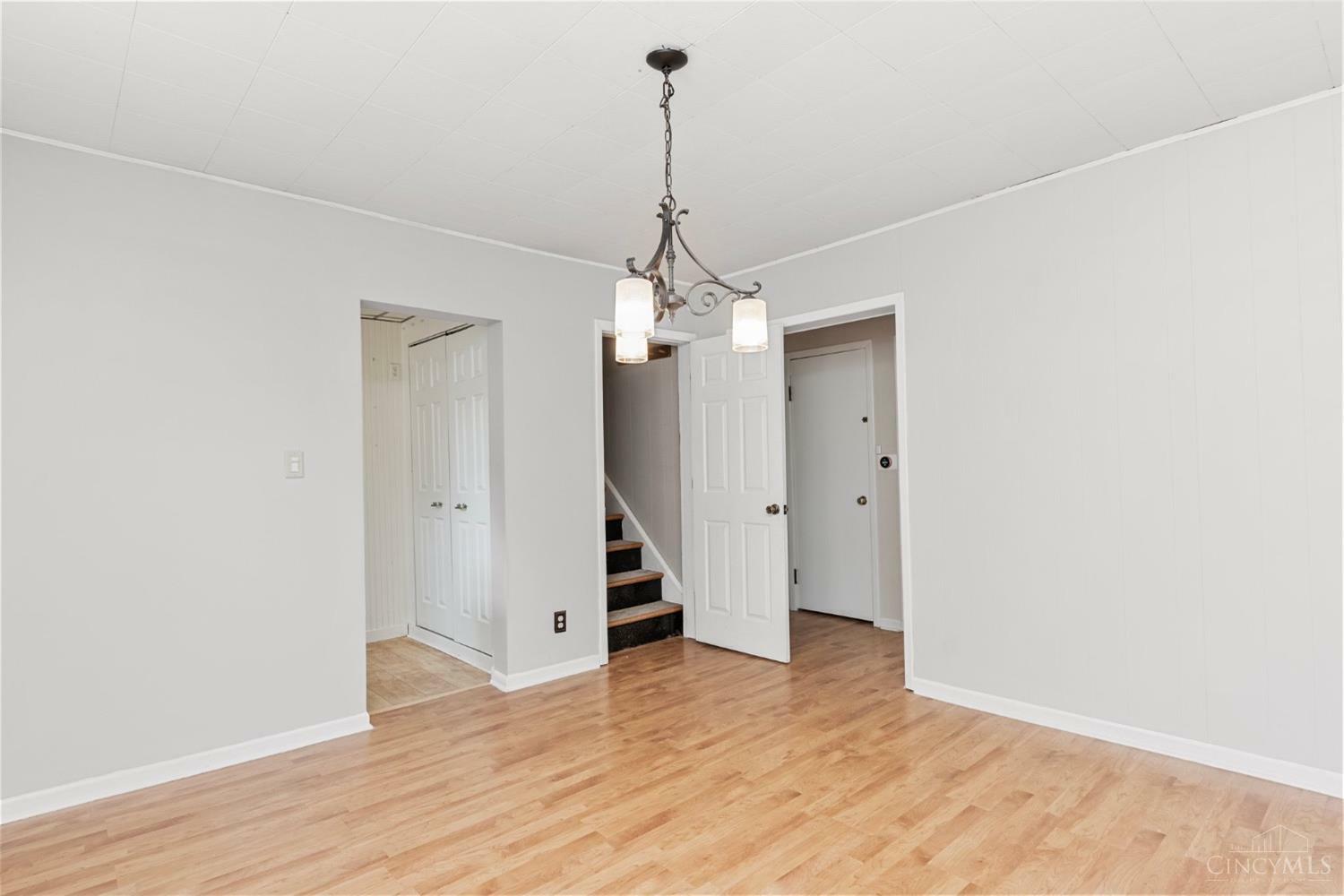 Property Photo:  6839 Buckingham Place  OH 45227 